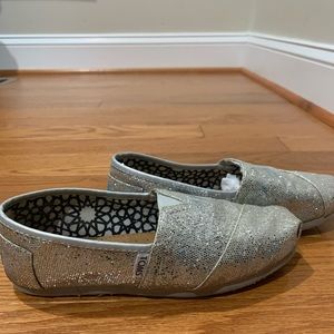 Glitter toms